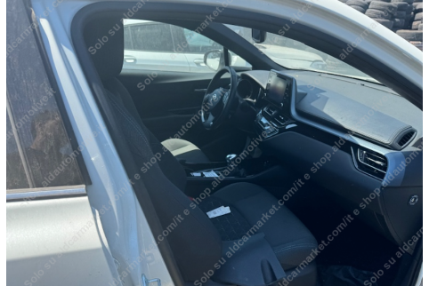 2021 Toyota C-HR, Benzinas / Elektra